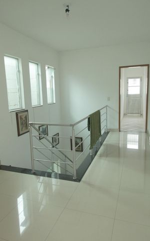 Casa à venda com 144m², 4 quartos e 2 vagasCorredor