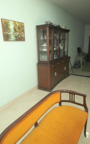 Casa à venda com 144m², 4 quartos e 2 vagasSala