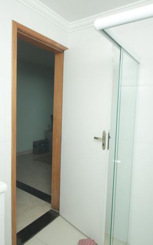 Casa à venda com 144m², 4 quartos e 2 vagasBanheiro 2