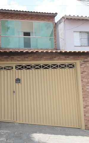 Casa à venda com 144m², 4 quartos e 2 vagasFachada