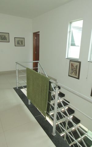 Casa à venda com 144m², 4 quartos e 2 vagasCorredor