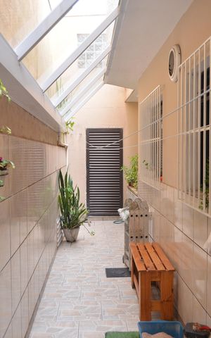 Casa à venda com 250m², 2 quartos e 2 vagasQuintal