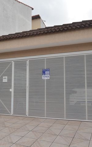 Casa à venda com 250m², 2 quartos e 2 vagasPlaca