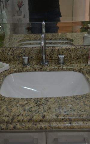 Casa à venda com 250m², 2 quartos e 2 vagasLavabo