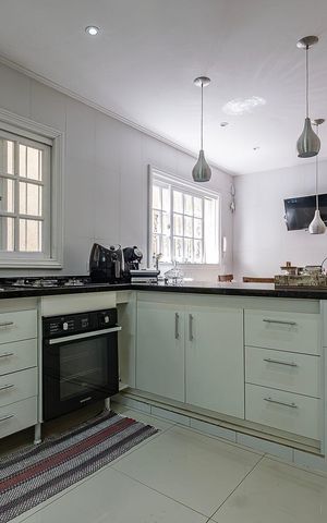 Casa à venda com 254m², 3 quartos e 2 vagas Casa à venda com 254m², 3 quartos e 2 vagasCozinha