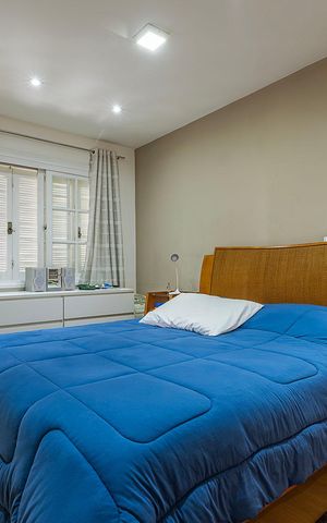 Casa à venda com 254m², 3 quartos e 2 vagas Casa à venda com 254m², 3 quartos e 2 vagasSuíte