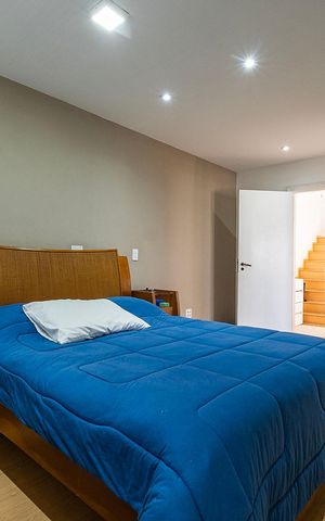 Casa à venda com 254m², 3 quartos e 2 vagas Casa à venda com 254m², 3 quartos e 2 vagasSuíte