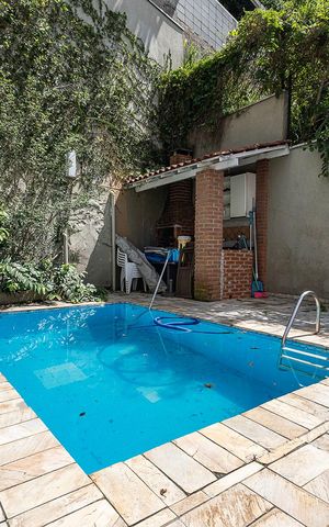 Casa à venda com 254m², 3 quartos e 2 vagas Casa à venda com 254m², 3 quartos e 2 vagasQuintal