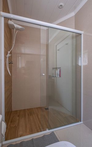 Casa à venda com 254m², 3 quartos e 2 vagas Casa à venda com 254m², 3 quartos e 2 vagasBanheiro