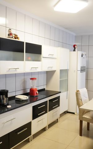 Casa à venda com 150m², 3 quartos e 4 vagasCozinha - Armários