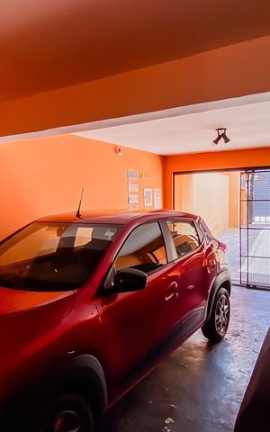 Casa à venda com 240m², 4 quartos e 3 vagas Casa à venda com 240m², 4 quartos e 3 vagasGaragem