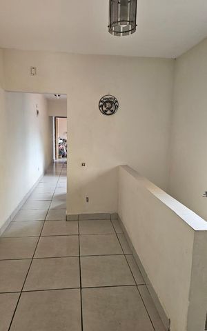 Casa à venda com 154m², 4 quartos e 1 vaga Casa à venda com 154m², 4 quartos e 1 vagaCorredor