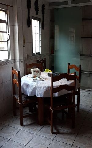 Casa à venda com 154m², 4 quartos e 1 vaga Casa à venda com 154m², 4 quartos e 1 vagaCozinha