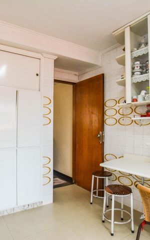 Casa à venda com 224m², 3 quartos e 3 vagas Casa à venda com 224m², 3 quartos e 3 vagasCozinha