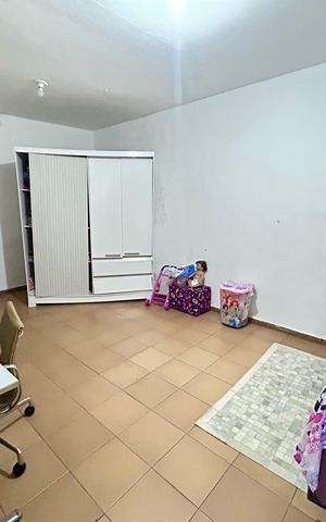 Casa à venda com 239m², 4 quartos e 2 vagas Casa à venda com 239m², 4 quartos e 2 vagasQuarto 1