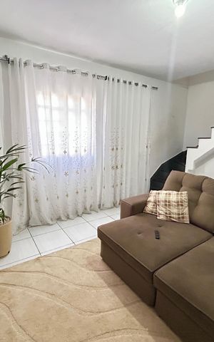 Casa à venda com 239m², 4 quartos e 2 vagas Casa à venda com 239m², 4 quartos e 2 vagasSala casa 1