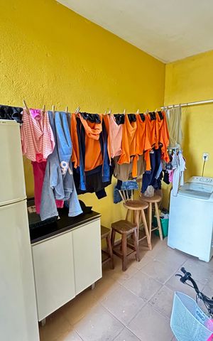 Casa à venda com 239m², 4 quartos e 2 vagas Casa à venda com 239m², 4 quartos e 2 vagasÁrea de Serviço