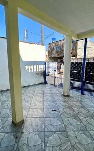Casa à venda com 239m², 4 quartos e 2 vagas Casa à venda com 239m², 4 quartos e 2 vagasGaragem