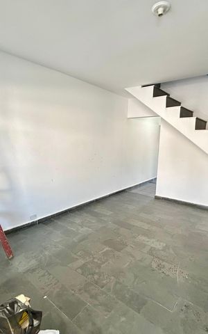 Casa à venda com 239m², 4 quartos e 2 vagas Casa à venda com 239m², 4 quartos e 2 vagasSala casa 2