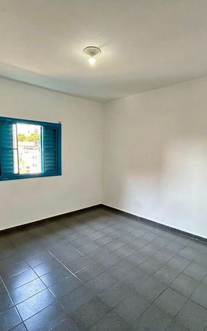 Casa à venda com 239m², 4 quartos e 2 vagas Casa à venda com 239m², 4 quartos e 2 vagasQuarto 2