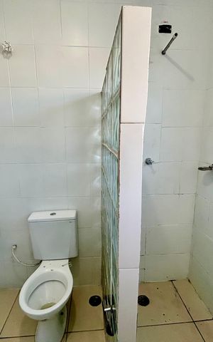 Casa à venda com 239m², 4 quartos e 2 vagas Casa à venda com 239m², 4 quartos e 2 vagasBanheiro 3