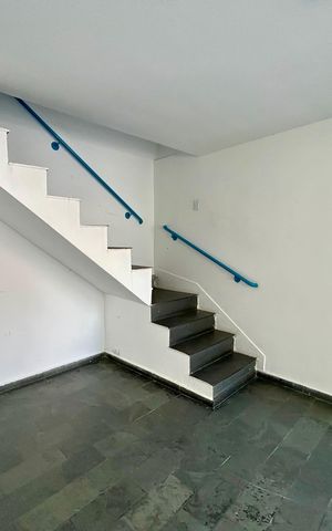 Casa à venda com 239m², 4 quartos e 2 vagas Casa à venda com 239m², 4 quartos e 2 vagasSala casa 2