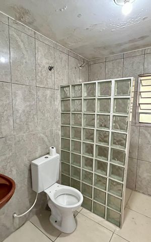 Casa à venda com 239m², 4 quartos e 2 vagas Casa à venda com 239m², 4 quartos e 2 vagasBanheiro 2