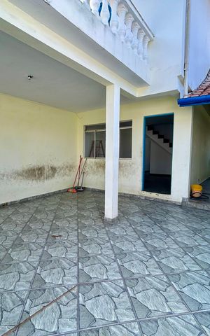 Casa à venda com 239m², 4 quartos e 2 vagas Casa à venda com 239m², 4 quartos e 2 vagasGaragem