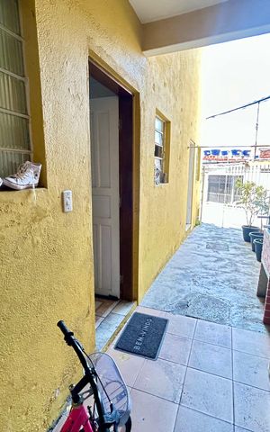 Casa à venda com 239m², 4 quartos e 2 vagas Casa à venda com 239m², 4 quartos e 2 vagasÁrea de Serviço