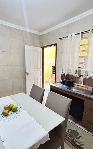 Casa à venda com 239m², 4 quartos e 2 vagas Casa à venda com 239m², 4 quartos e 2 vagasCozinha