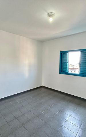 Casa à venda com 239m², 4 quartos e 2 vagas Casa à venda com 239m², 4 quartos e 2 vagasQuarto 2