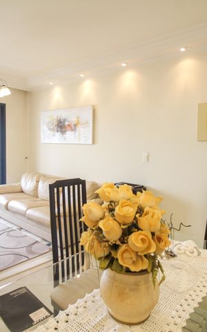 Apartamento à venda com 83m², 3 quartos e 2 vagas Apartamento à venda com 83m², 3 quartos e 2 vagasSala