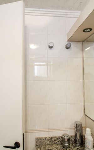 Apartamento à venda com 83m², 3 quartos e 2 vagas Apartamento à venda com 83m², 3 quartos e 2 vagasBanheiro Suite