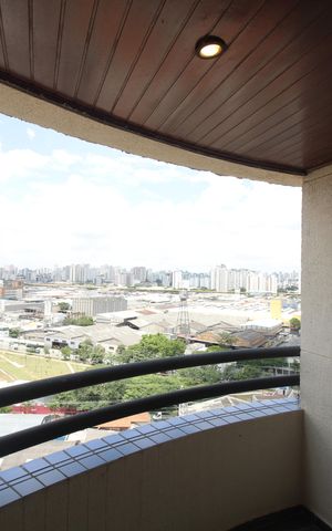 Apartamento à venda com 83m², 3 quartos e 2 vagas Apartamento à venda com 83m², 3 quartos e 2 vagasVaranda