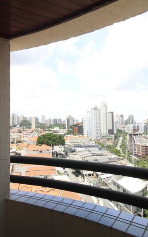 Apartamento à venda com 83m², 3 quartos e 2 vagas Apartamento à venda com 83m², 3 quartos e 2 vagasVaranda