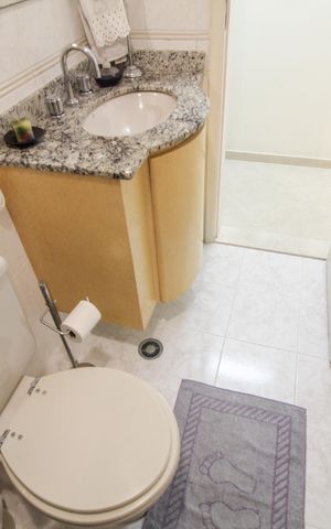 Apartamento à venda com 83m², 3 quartos e 2 vagas Apartamento à venda com 83m², 3 quartos e 2 vagasBanheiro Social