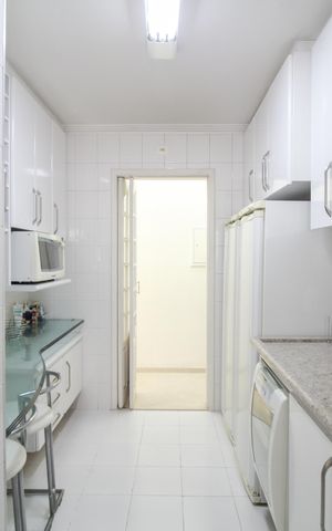 Apartamento à venda com 83m², 3 quartos e 2 vagas Apartamento à venda com 83m², 3 quartos e 2 vagasCozinha
