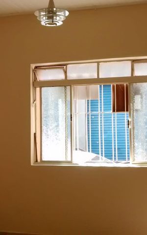 Casa à venda com 100m², 2 quartos e sem vaga Casa à venda com 100m², 2 quartos e sem vagaSala