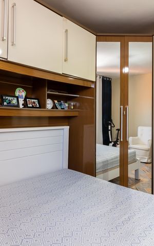 Casa à venda com 230m², 6 quartos e sem vaga Casa à venda com 230m², 6 quartos e sem vagaQuarto 1