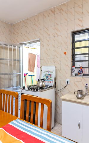 Casa à venda com 230m², 6 quartos e sem vaga Casa à venda com 230m², 6 quartos e sem vagaCozinha