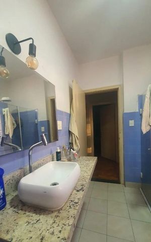 Apartamento à venda com 105m², 2 quartos e sem vaga Apartamento à venda com 105m², 2 quartos e sem vagaBanheiro