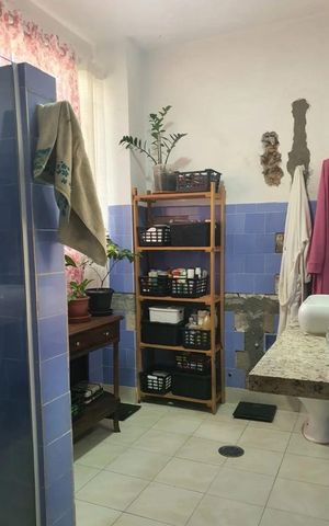 Apartamento à venda com 105m², 2 quartos e sem vaga Apartamento à venda com 105m², 2 quartos e sem vagaBanheiro