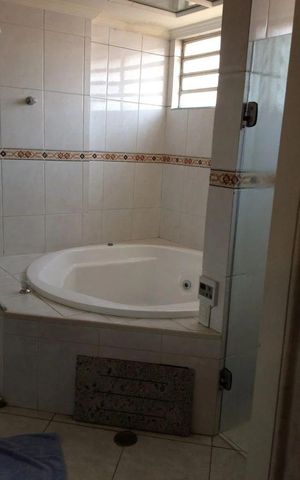 Casa à venda com 387m², 4 quartos e 10 vagas