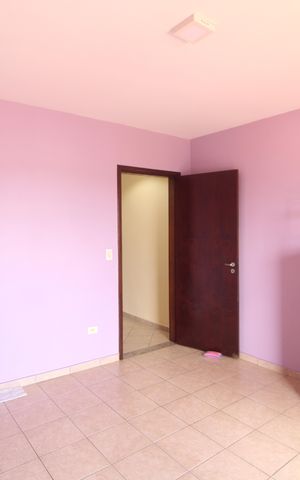 Casa à venda com 250m², 3 quartos e 2 vagasSuíte 1