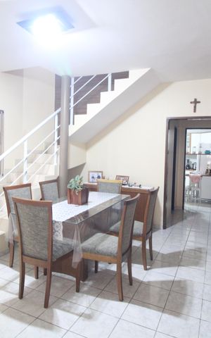 Casa à venda com 250m², 3 quartos e 2 vagasSala de jantar