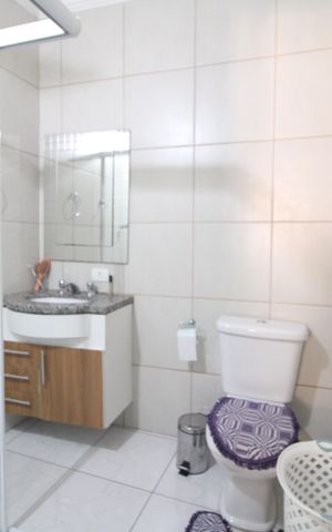 Casa à venda com 250m², 3 quartos e 2 vagasBanheiro da suíte 2
