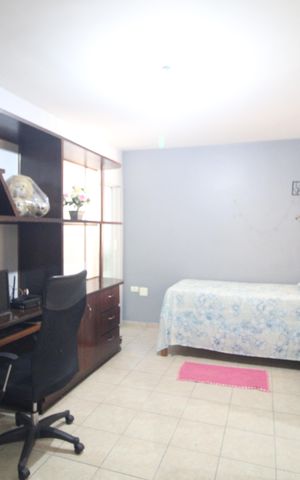 Casa à venda com 250m², 3 quartos e 2 vagasSuíte 2