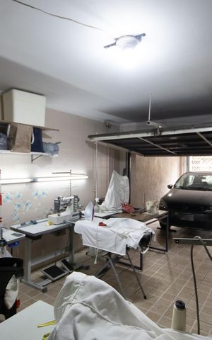 Casa à venda com 180m², 3 quartos e 3 vagas Casa à venda com 180m², 3 quartos e 3 vagasGaragem