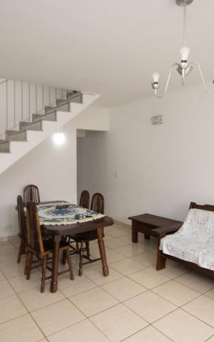 Casa à venda com 180m², 3 quartos e 3 vagas Casa à venda com 180m², 3 quartos e 3 vagasSala