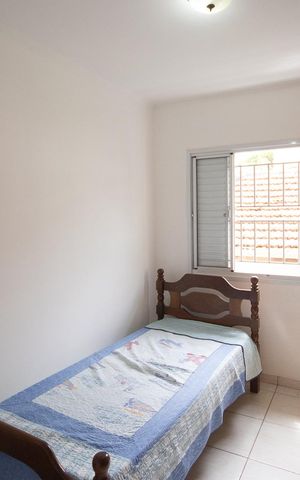 Casa à venda com 180m², 3 quartos e 3 vagas Casa à venda com 180m², 3 quartos e 3 vagasQuarto 2